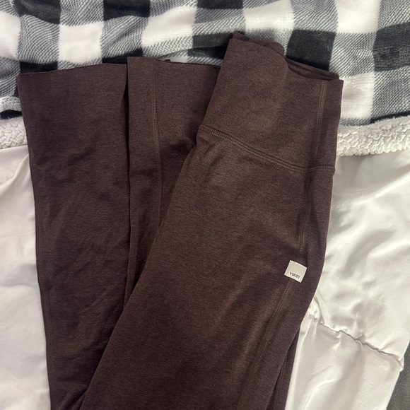 Vuori Pants - Vuori Woman’s Flare yoga pants